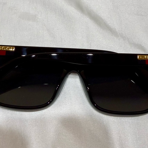 Gucci Men’s Sunglasses - Picture 2 of 9